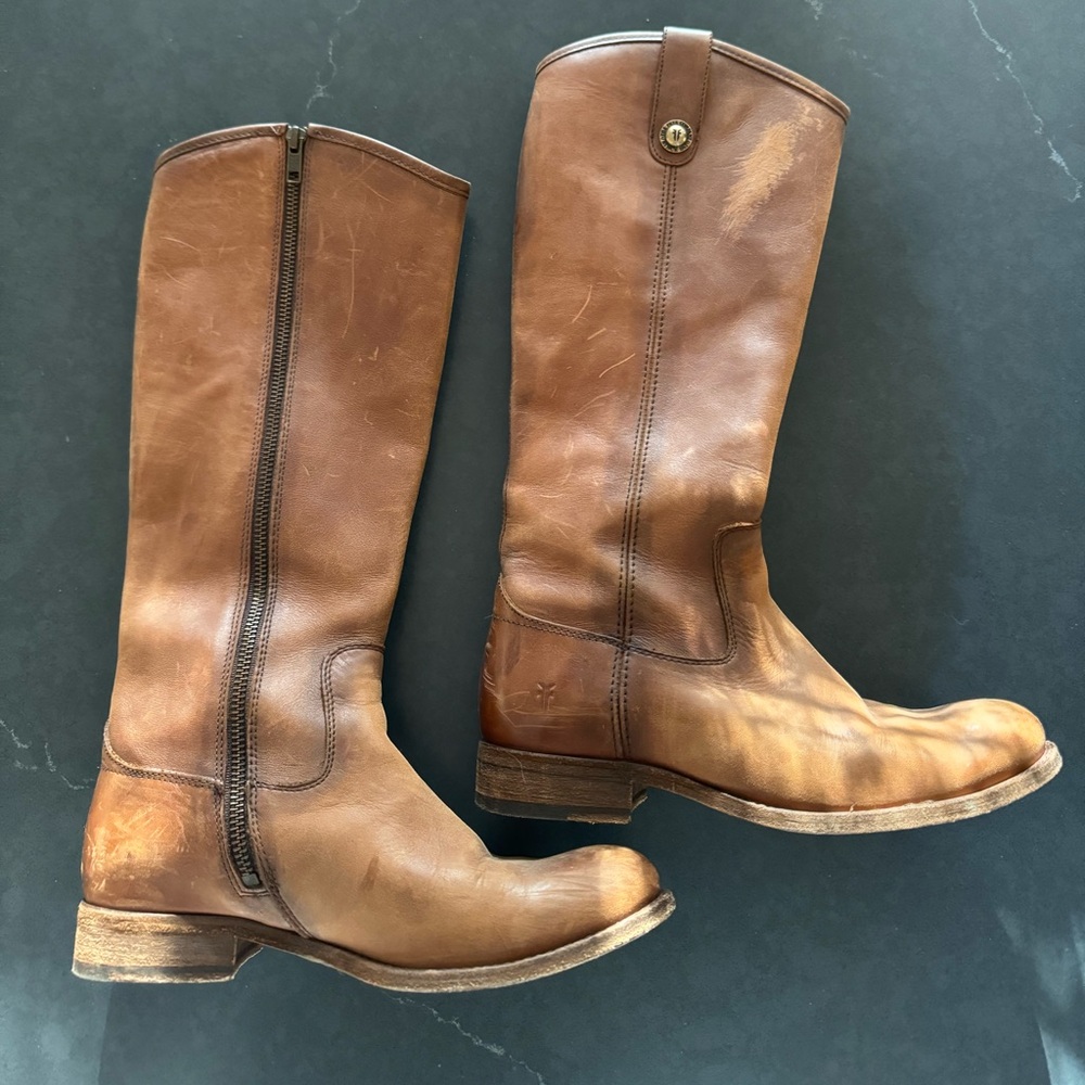 Frye Melissa Button riding boots 
Size 6
Great condition